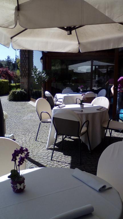 Гостевой дом Trattoria Del Bivio Cerretto Langhe Экстерьер фото