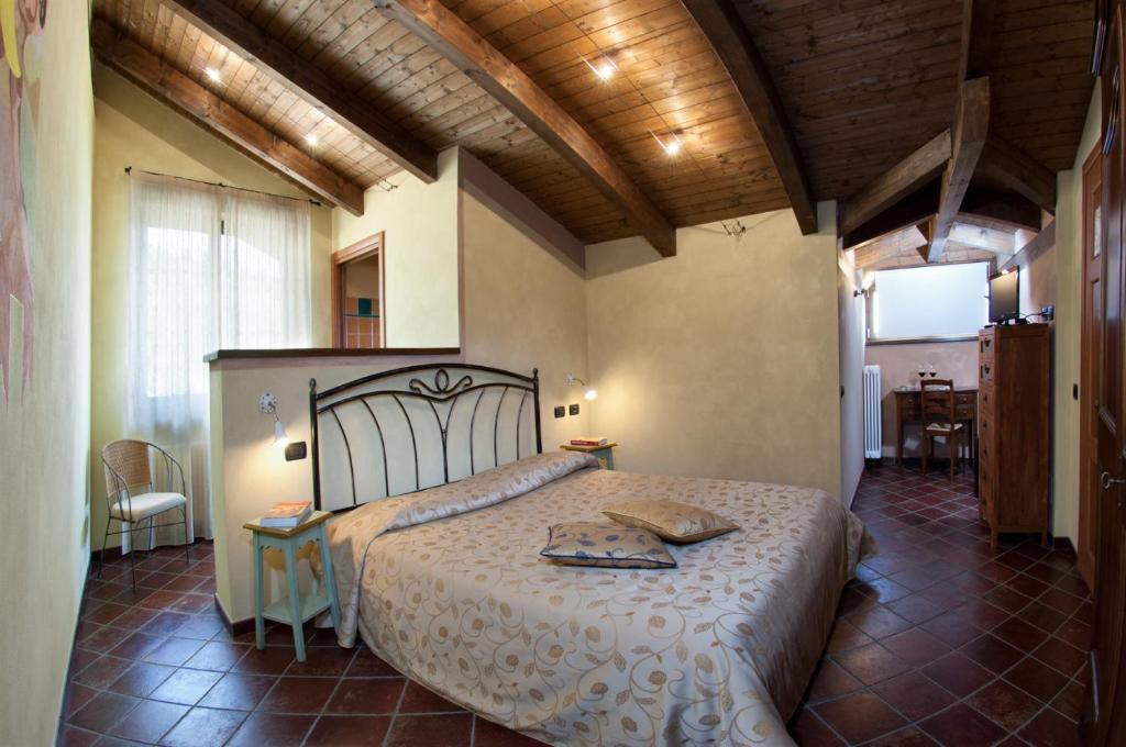 Гостевой дом Trattoria Del Bivio Cerretto Langhe Номер фото