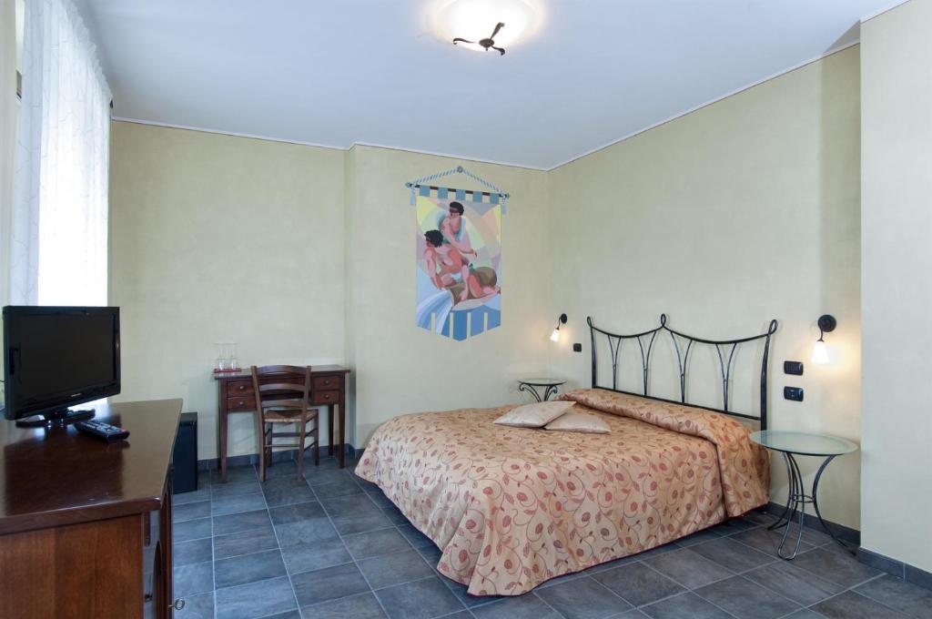 Гостевой дом Trattoria Del Bivio Cerretto Langhe Номер фото