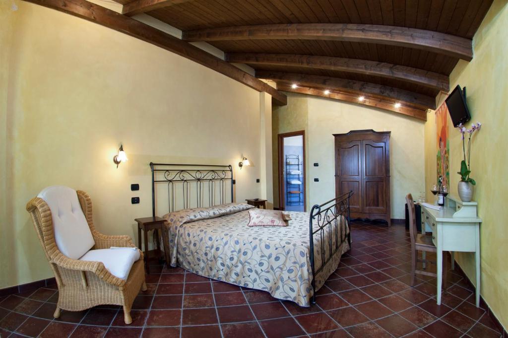 Гостевой дом Trattoria Del Bivio Cerretto Langhe Номер фото