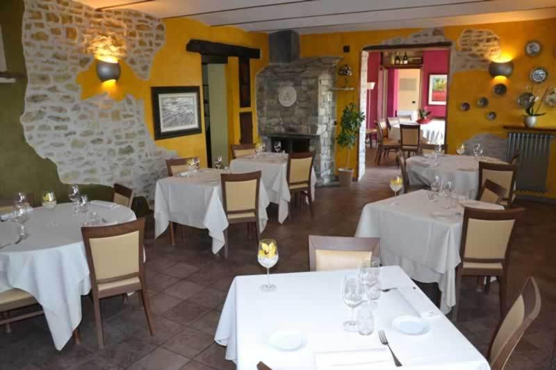 Гостевой дом Trattoria Del Bivio Cerretto Langhe Экстерьер фото